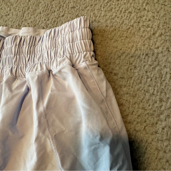 Lululemon Hotty Hot High-Rise Lined Short 4" Pastel Blue Size 6 Running - Picture 8 of 12